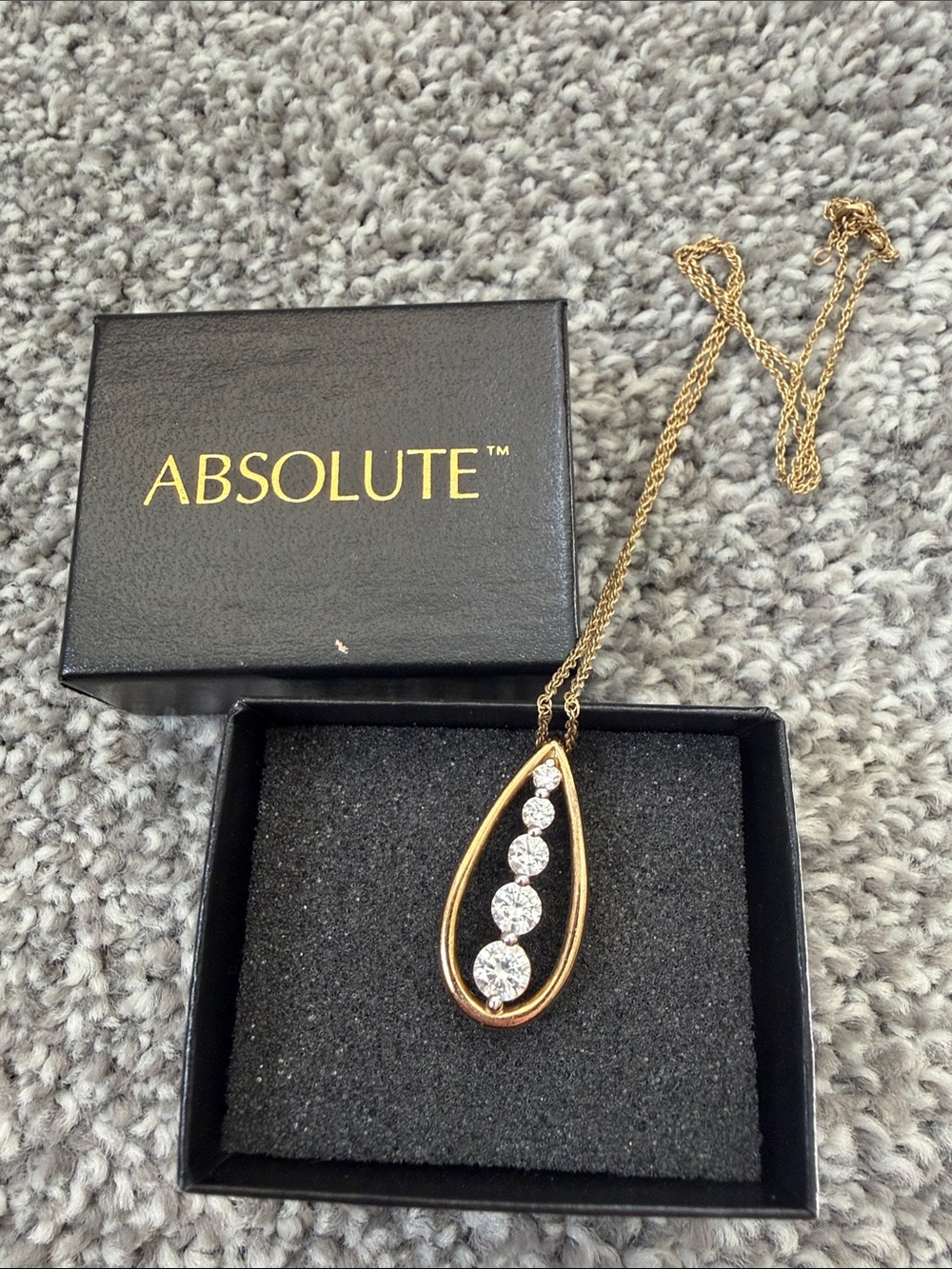 Vintage Absolute Gold Teardrop Necklace